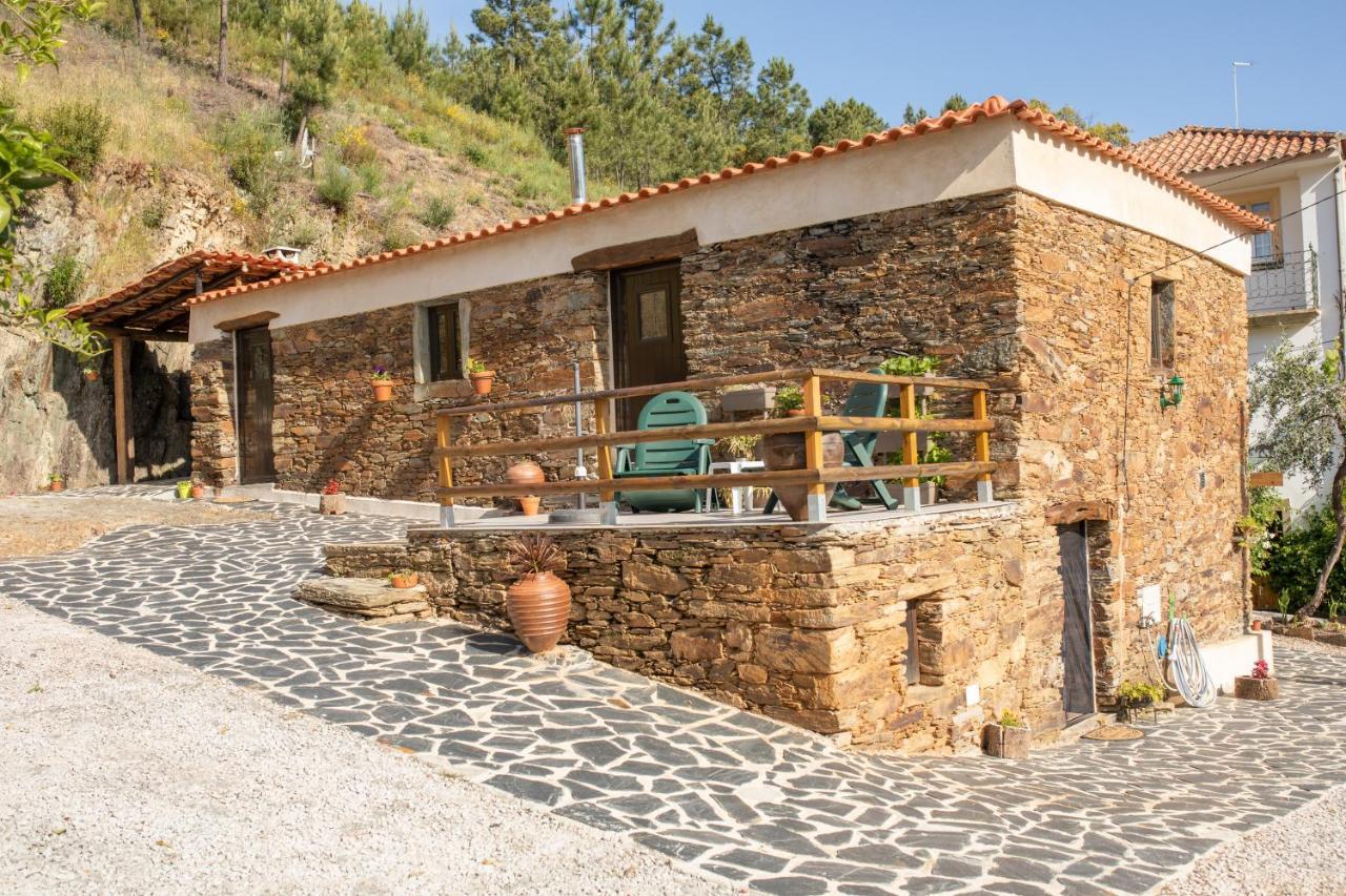 Pensjonat Cavalo De Xisto - Turismo Rural, Lda. Almaceda Zewnętrze zdjęcie