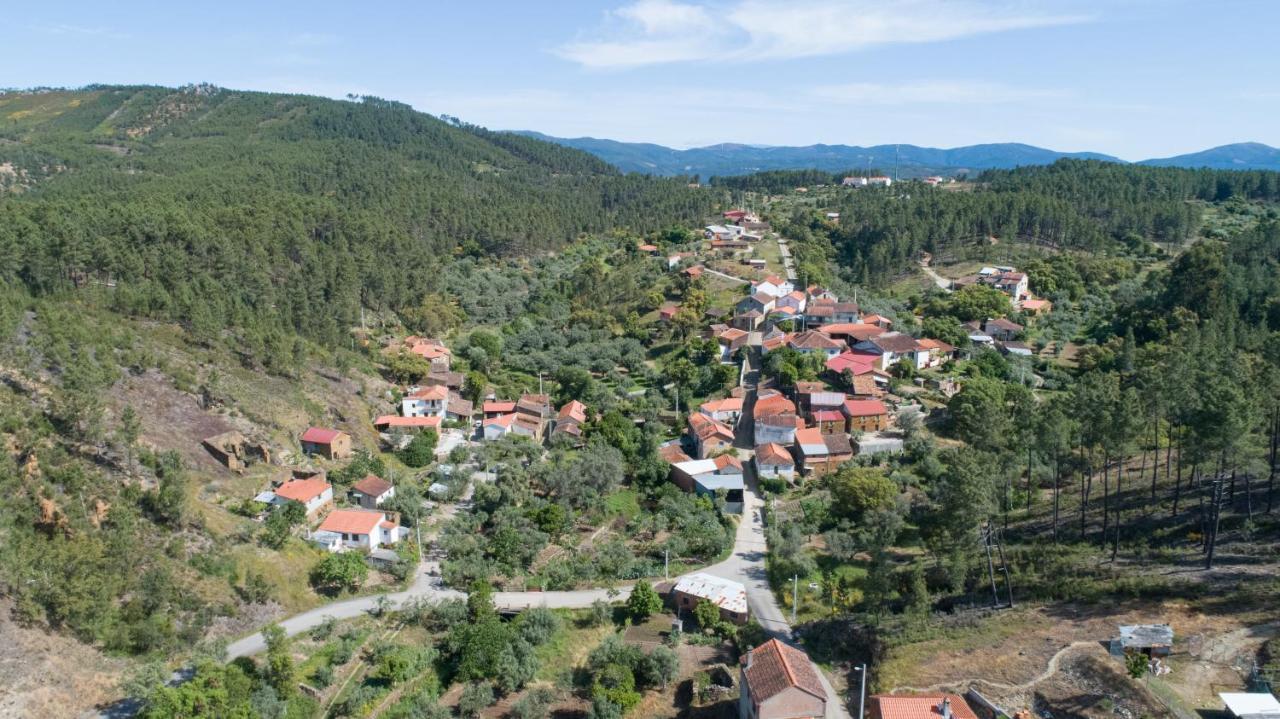 Pensjonat Cavalo De Xisto - Turismo Rural, Lda. Almaceda Zewnętrze zdjęcie